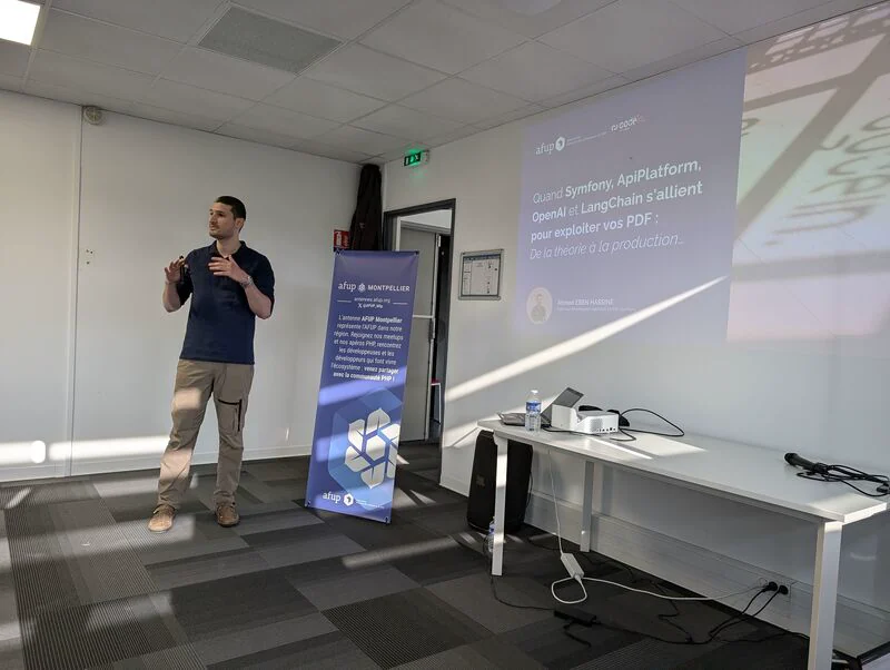 Ahmed Eben Hassine présentant un sujet technique lors d'une conférence AFUP à Montpellier