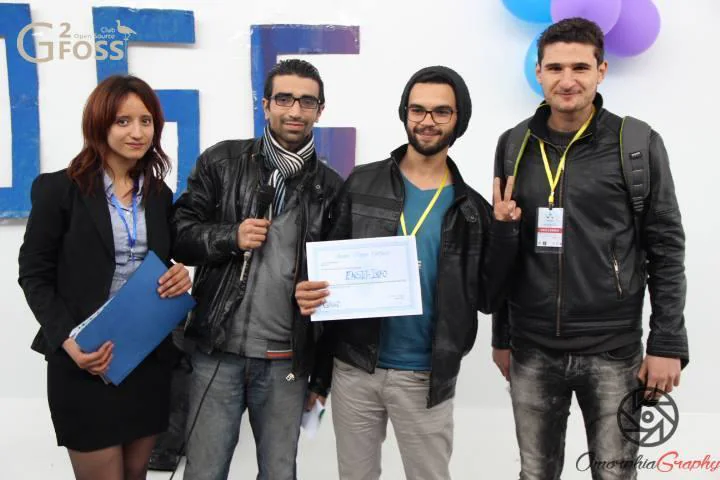 Ahmed Eben Hassine avec son équipe lors d'une compétition étudiante open source